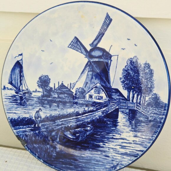 3/$75🥳 Vintage Mid Century Delft Blue Decorative Wall Plate – Hand Painted - Picture 3 of 4